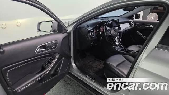 Mercedes-Benz GLA-Class 2015 — фото 11