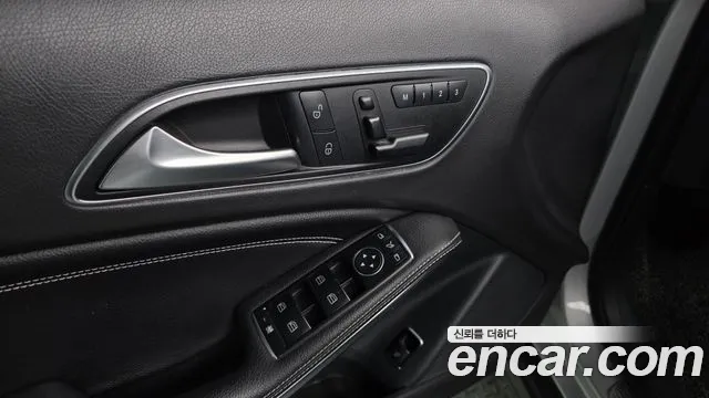 Mercedes-Benz GLA-Class 2015 — фото 17
