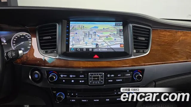 Hyundai Equus 2014 — фото 15