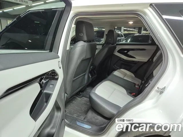 Land Rover Range Rover Evoque 2025 — фото 9