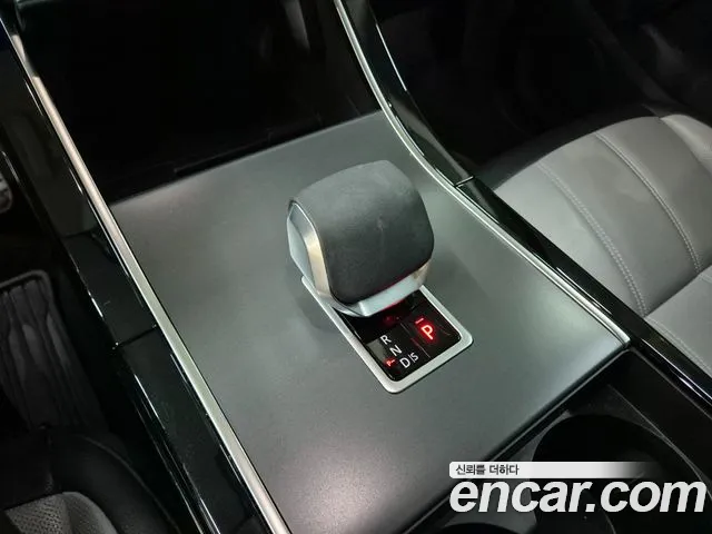 Land Rover Range Rover Evoque 2025 — фото 12