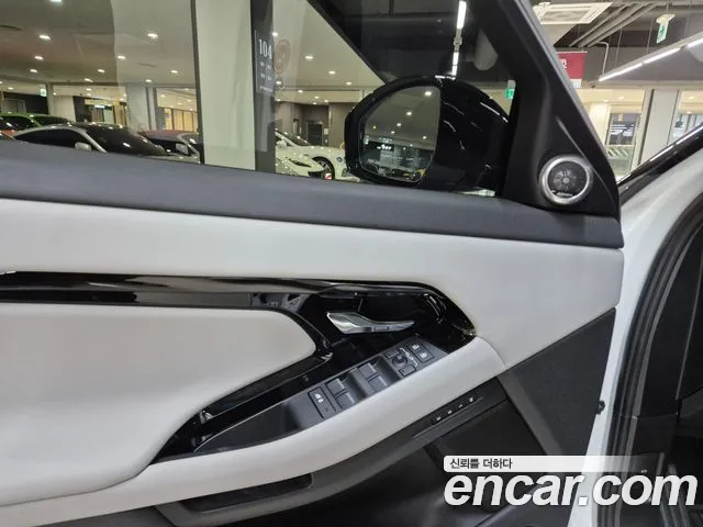 Land Rover Range Rover Evoque 2025 — фото 16