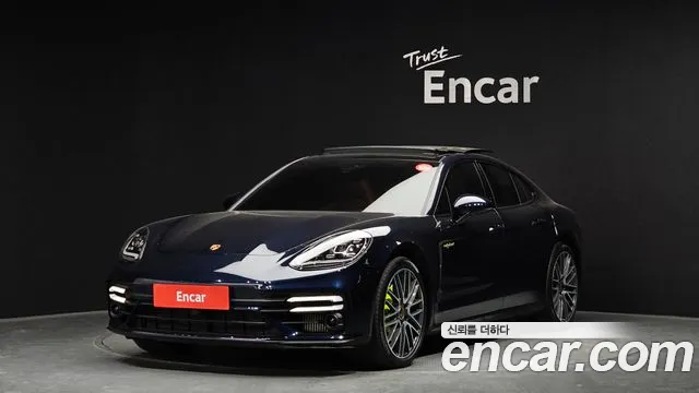 Porsche Panamera 2023 — фото 1