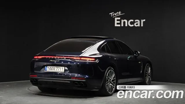 Porsche Panamera 2023 — фото 2