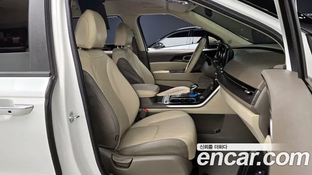 Kia Canival 2023 — фото 10