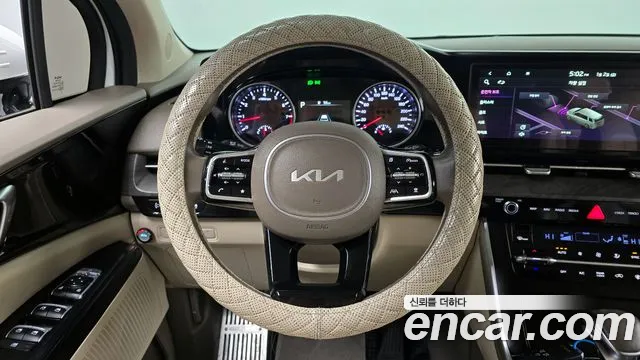Kia Canival 2023 — фото 13