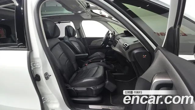 Citroen-DS C4 SpaceTourer 2021 — фото 11