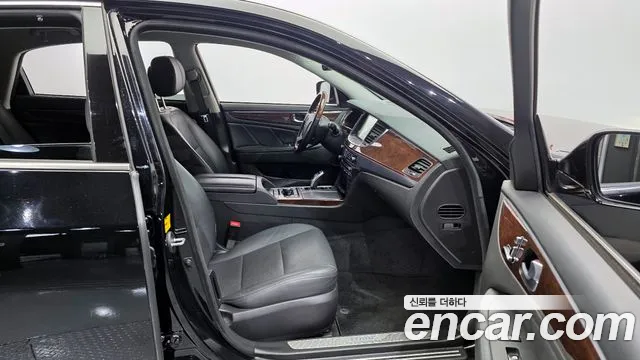 Hyundai Equus 2015 — фото 10