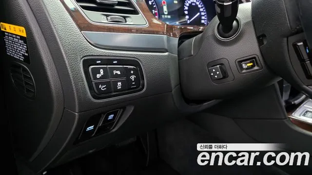 Hyundai Equus 2015 — фото 14