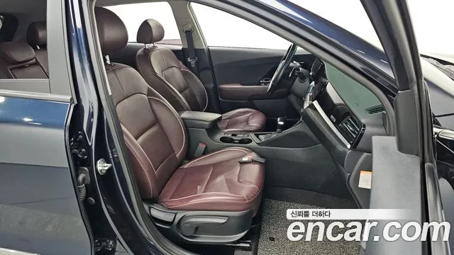 Kia Niro 2020 — фото 11