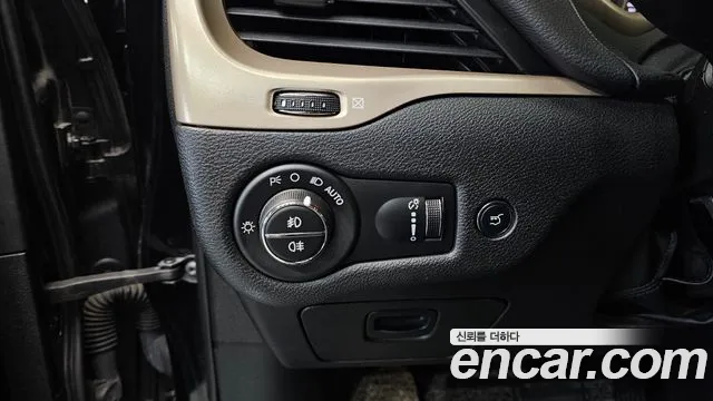 Jeep Cherokee 2017 — фото 17