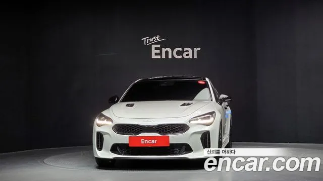 Kia Stinger 2023 — фото 3