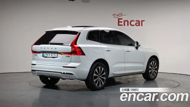 Volvo XC60 2025 — фото 1