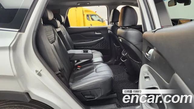 Hyundai Santafe 2019 — фото 12