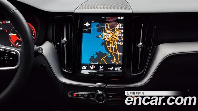 Volvo XC60 2021 — фото 15