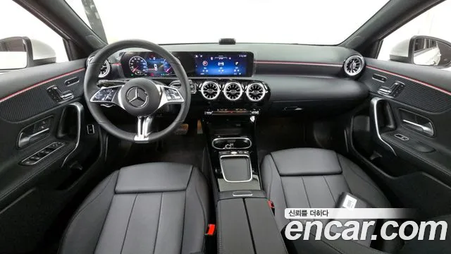 Mercedes-Benz A-Class 2025 — фото 7