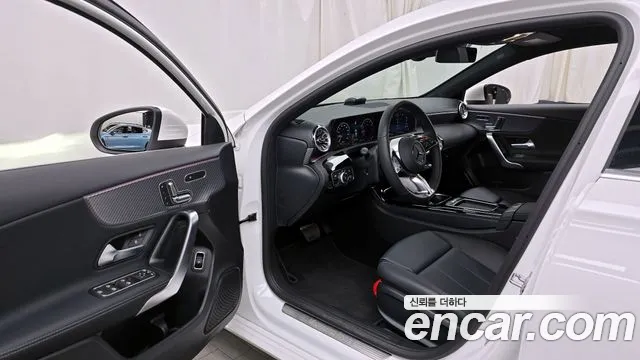 Mercedes-Benz A-Class 2025 — фото 10