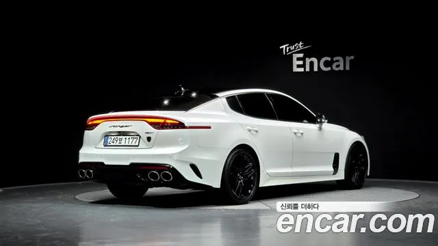 Kia Stinger 2021 — фото 2
