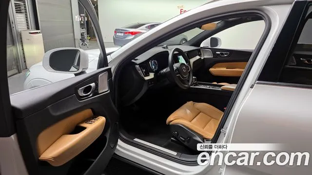 Volvo XC60 2020 — фото 10