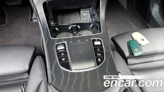 Mercedes-Benz GLC-Class 2023 — фото 19