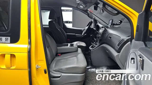 Hyundai Starex 2015 — фото 10