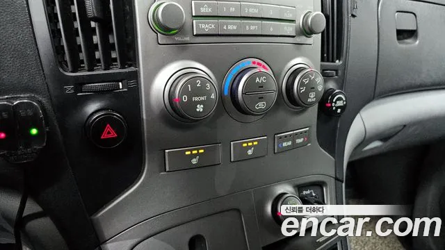 Hyundai Starex 2015 — фото 17