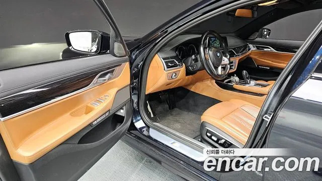 BMW 7-Series 2017 — фото 10