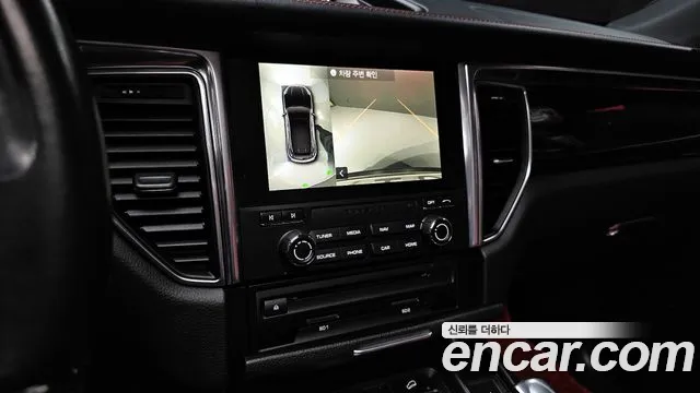 Porsche Macan 2017 — фото 15