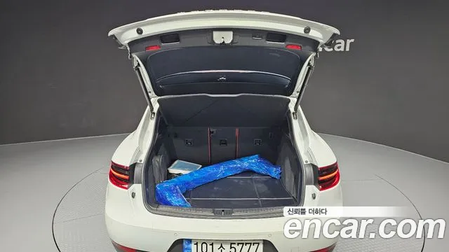 Porsche Macan 2017 — фото 20