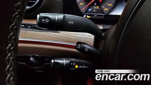 Mercedes-Benz E-Class 2018 — фото 17