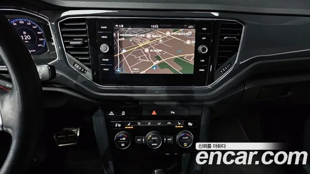 Volkswagen T-Roc 2021 — фото 14
