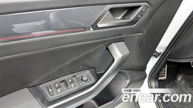 Volkswagen T-Roc 2021 — фото 18