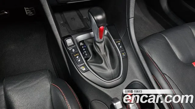 Hyundai Veloster 2019 — фото 9