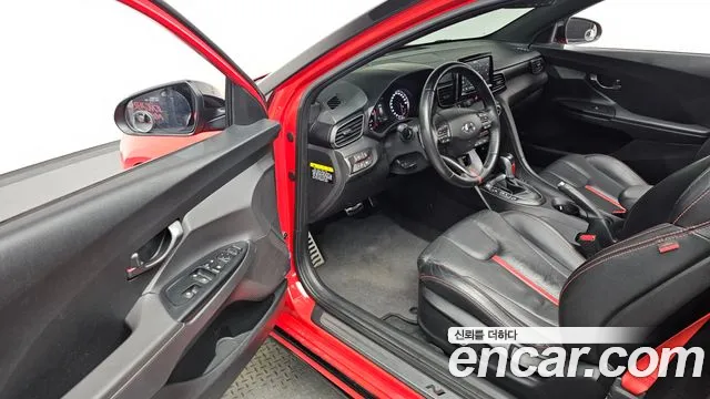 Hyundai Veloster 2019 — фото 11