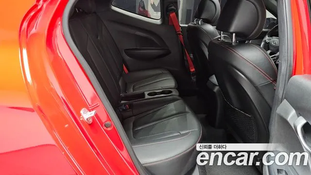 Hyundai Veloster 2019 — фото 12