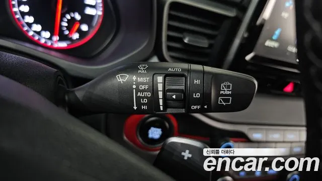Hyundai Veloster 2019 — фото 17