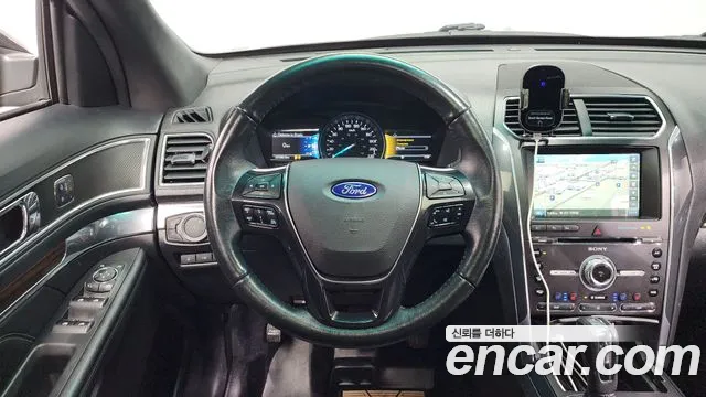 Ford Explorer 2016 — фото 13