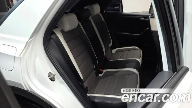 Volkswagen T-Roc 2022 — фото 11