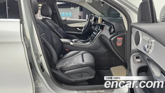 Mercedes-Benz GLC-Class 2017 — фото 11