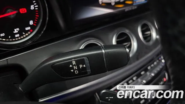 Mercedes-Benz E-Class 2018 — фото 9