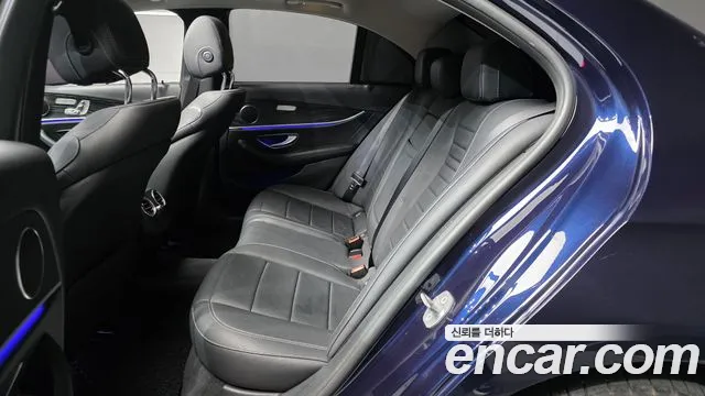 Mercedes-Benz E-Class 2018 — фото 12