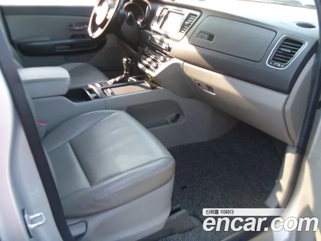 Kia Canival 2015 — фото 16