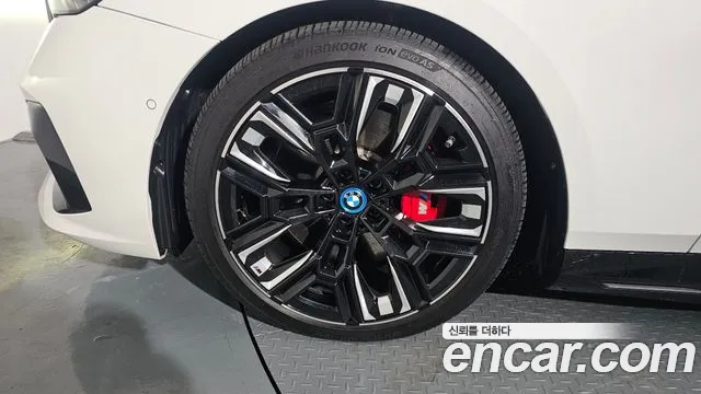 BMW i5 2024 — фото 5