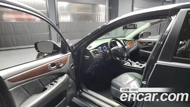 Hyundai Equus 2015 — фото 10