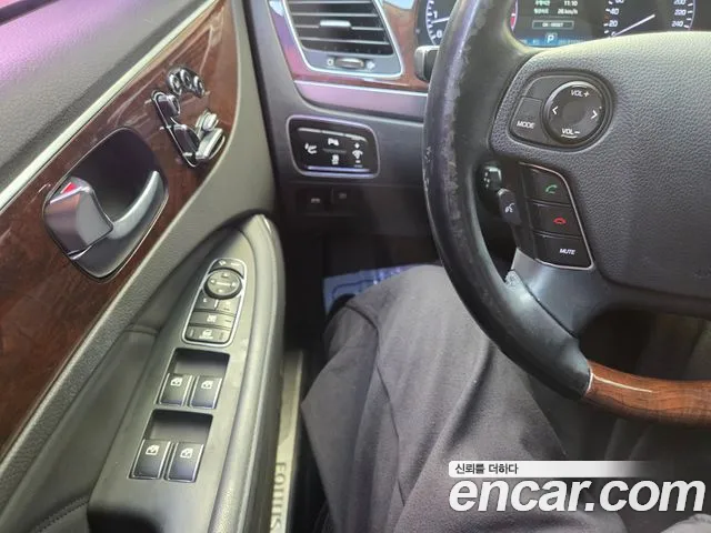 Hyundai Equus 2015 — фото 15