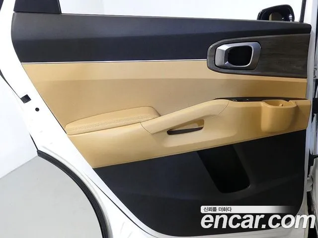 Kia Sorento 2022 — фото 15
