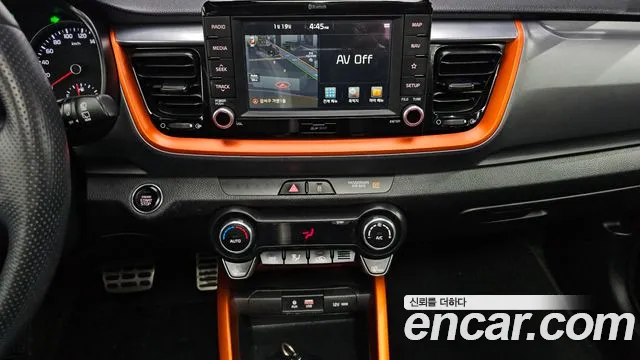 Kia Stonic 2018 — фото 14