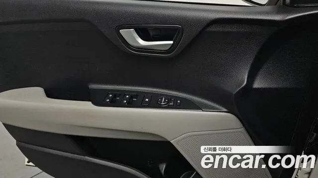 Kia Stonic 2018 — фото 17