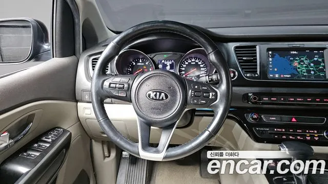 Kia Canival 2018 — фото 13
