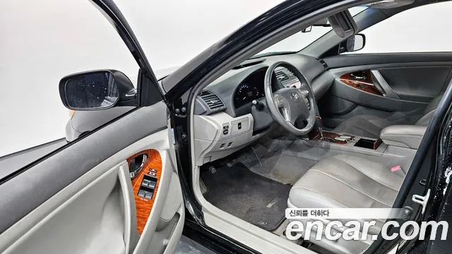 Toyota Camry 2011 — фото 11